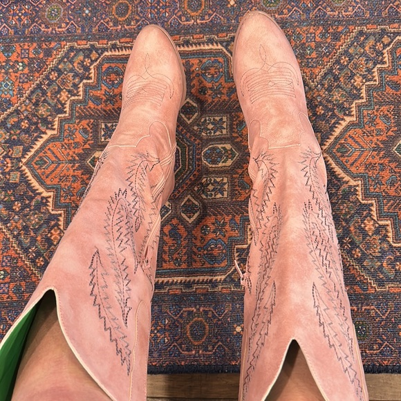 Pink Western-Style Women's Boots - Picture 10 of 16